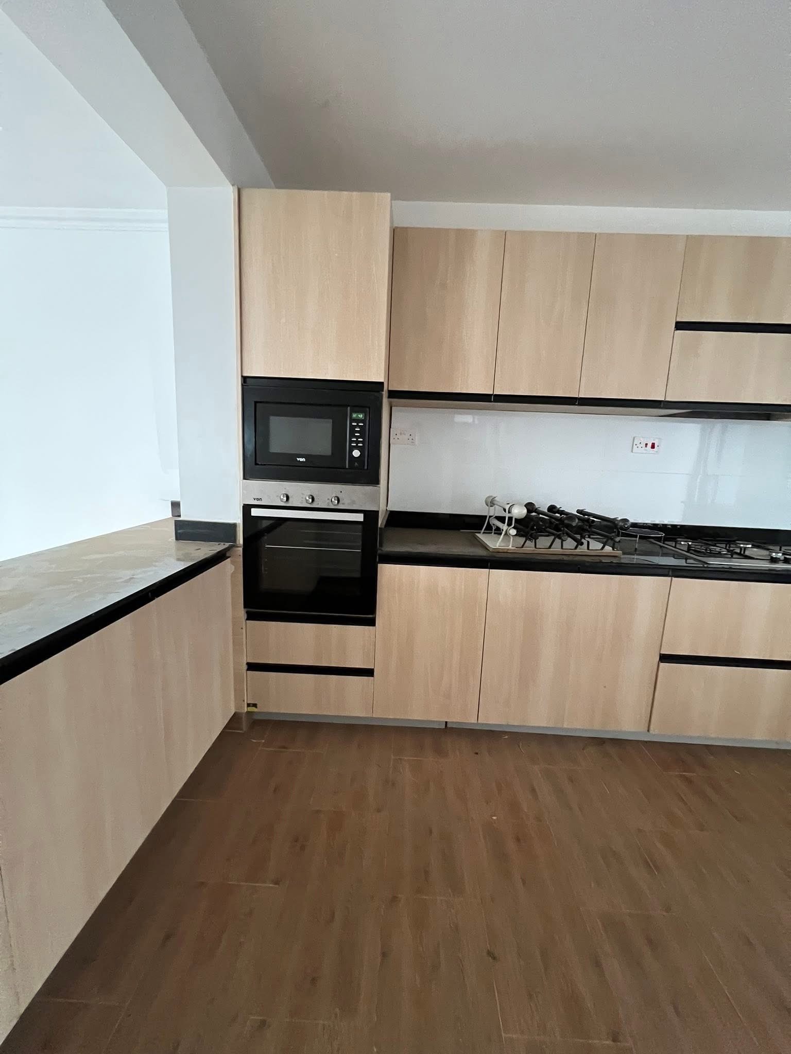 Luxurious 4 bedroom flat roof villa to let Ruai Bypass