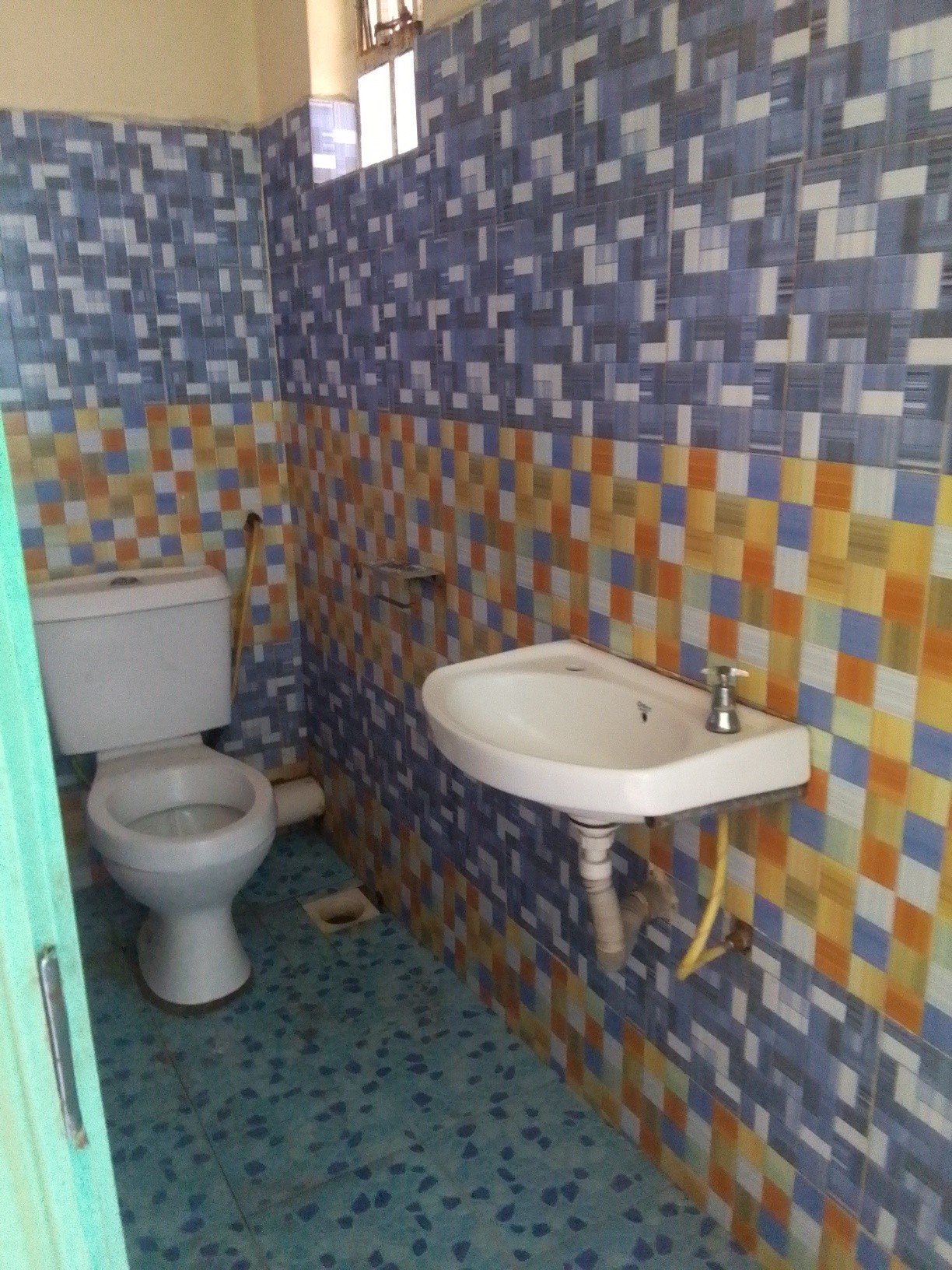 1 Bedroom To Let in Kariobangi South (Near Chiefs Camp)