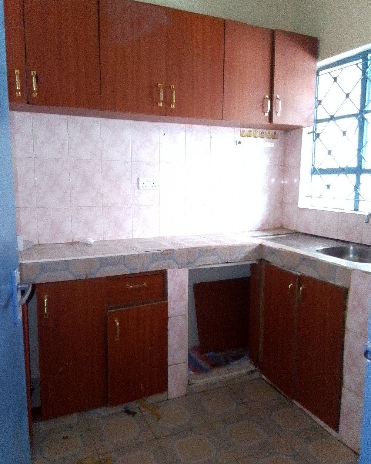 2 Bedroom To Let in Embakasi Tena Estate