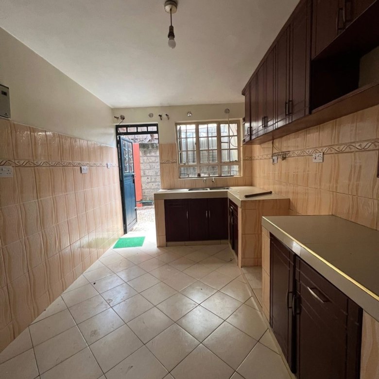 4 Bedroom Mansion To Let – Utawala (Near Quickmart Kwa Chief)