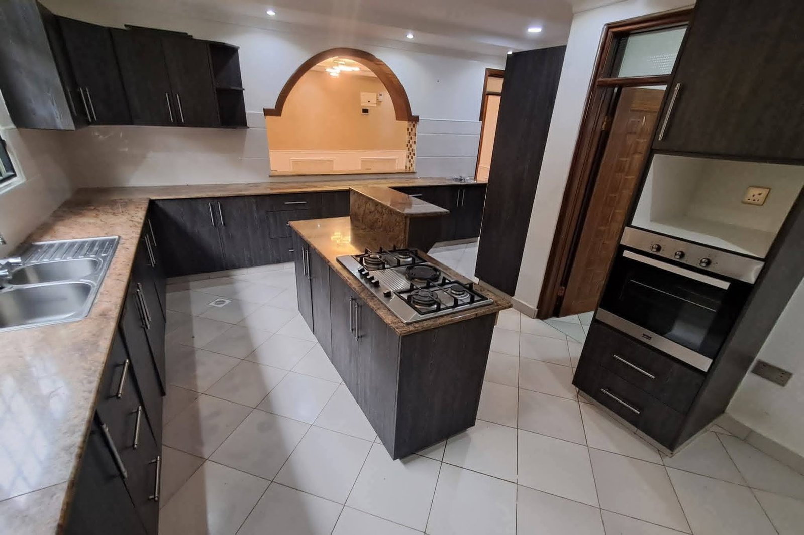 5 Bedroom All En-suite For Rent In Kitengela, Chuna Estate