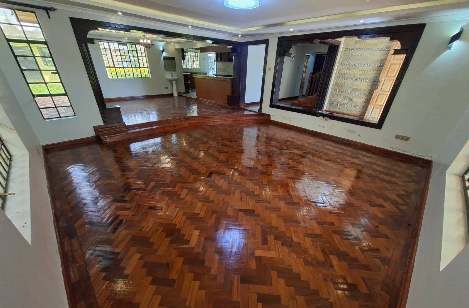 5 Bedroom Master En-suite Plus Dsq In Kitengela, Namanga Road.