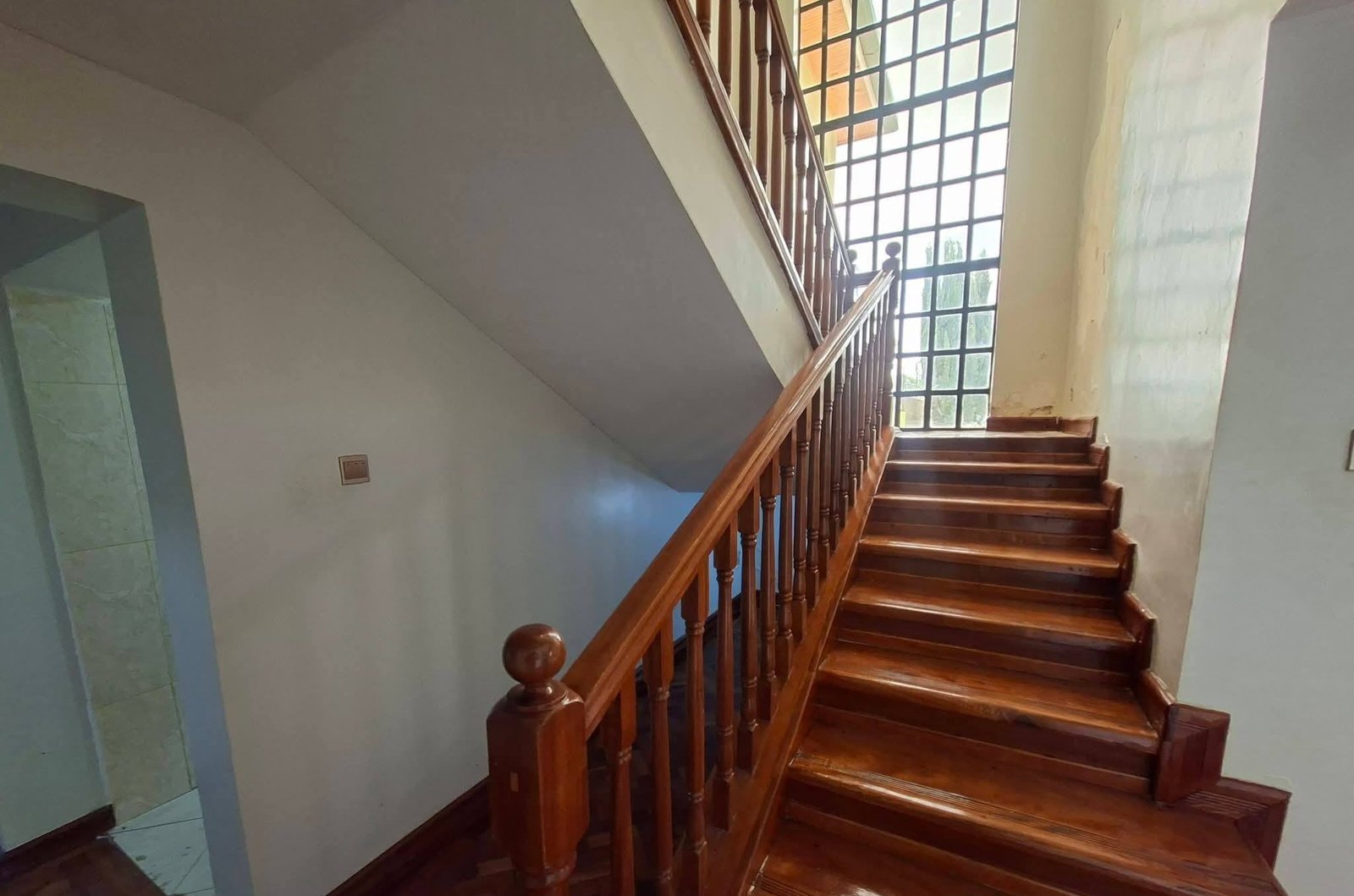 5 Bedroom Master En-suite Plus Dsq In Kitengela, Namanga Road.