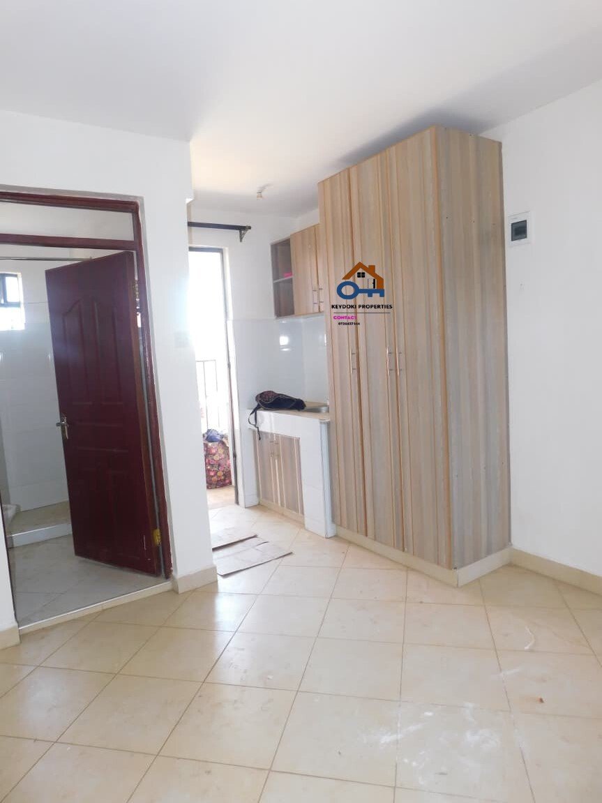 Bedsitter to let Kasarani Garage