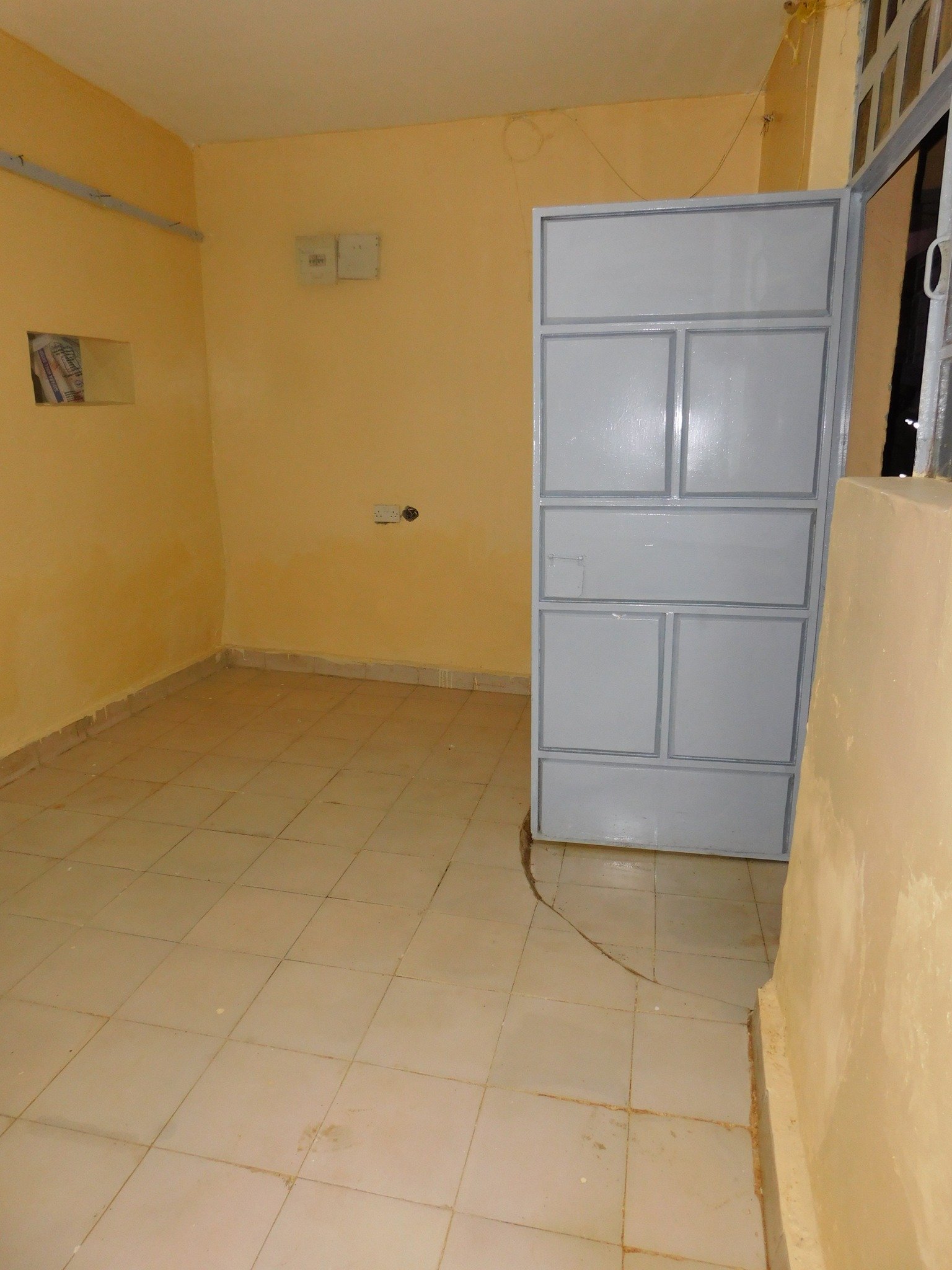 Bedsitter to let at Kasarani Garage