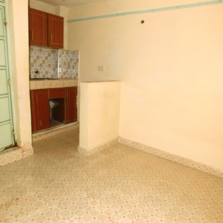 Bedsitter to let at Kasarani Garage