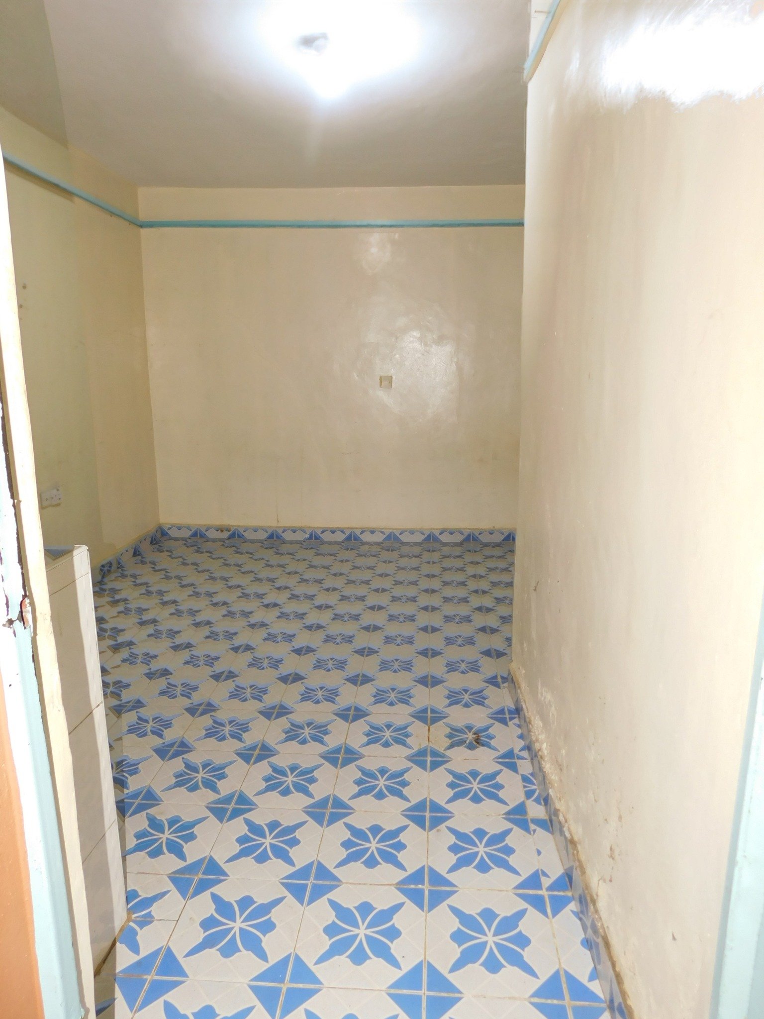 Bedsitter to let at Kasarani Garage