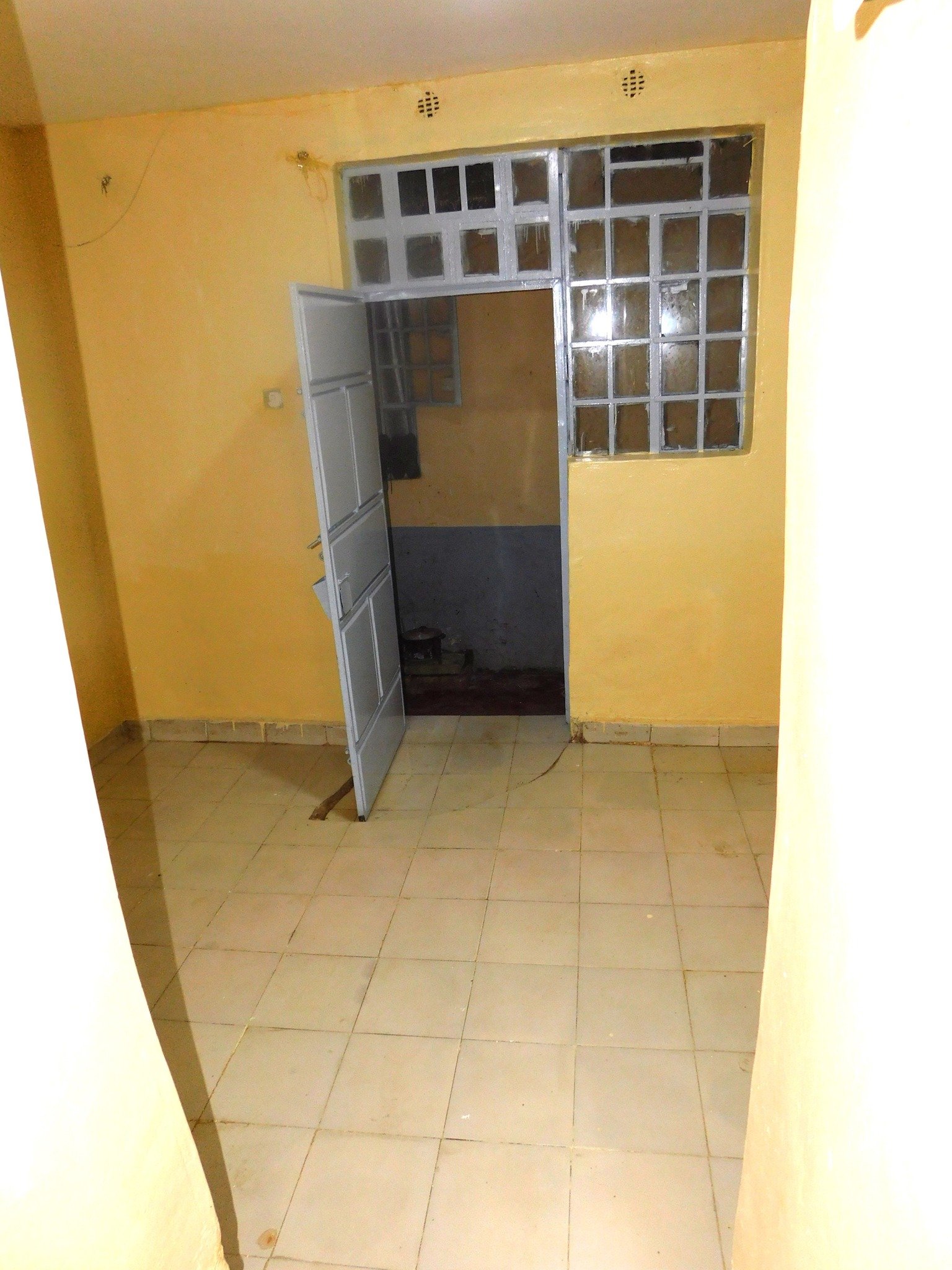 Bedsitter to let at Kasarani Garage