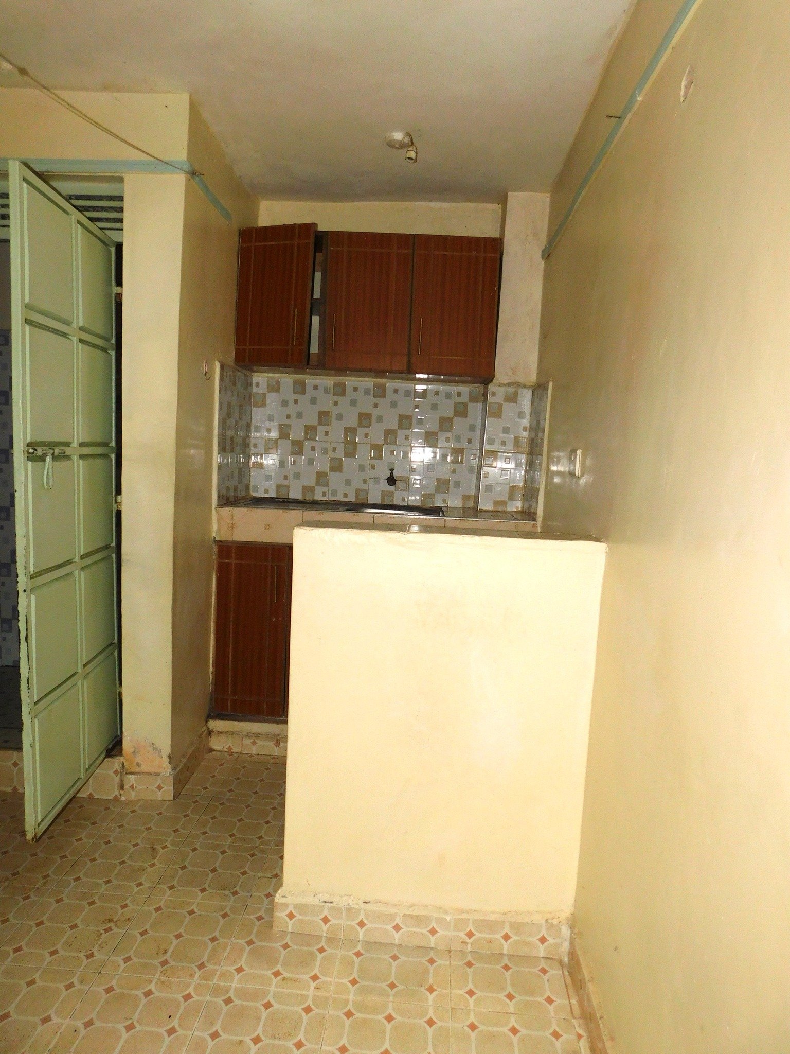 Bedsitter to let at Kasarani Garage