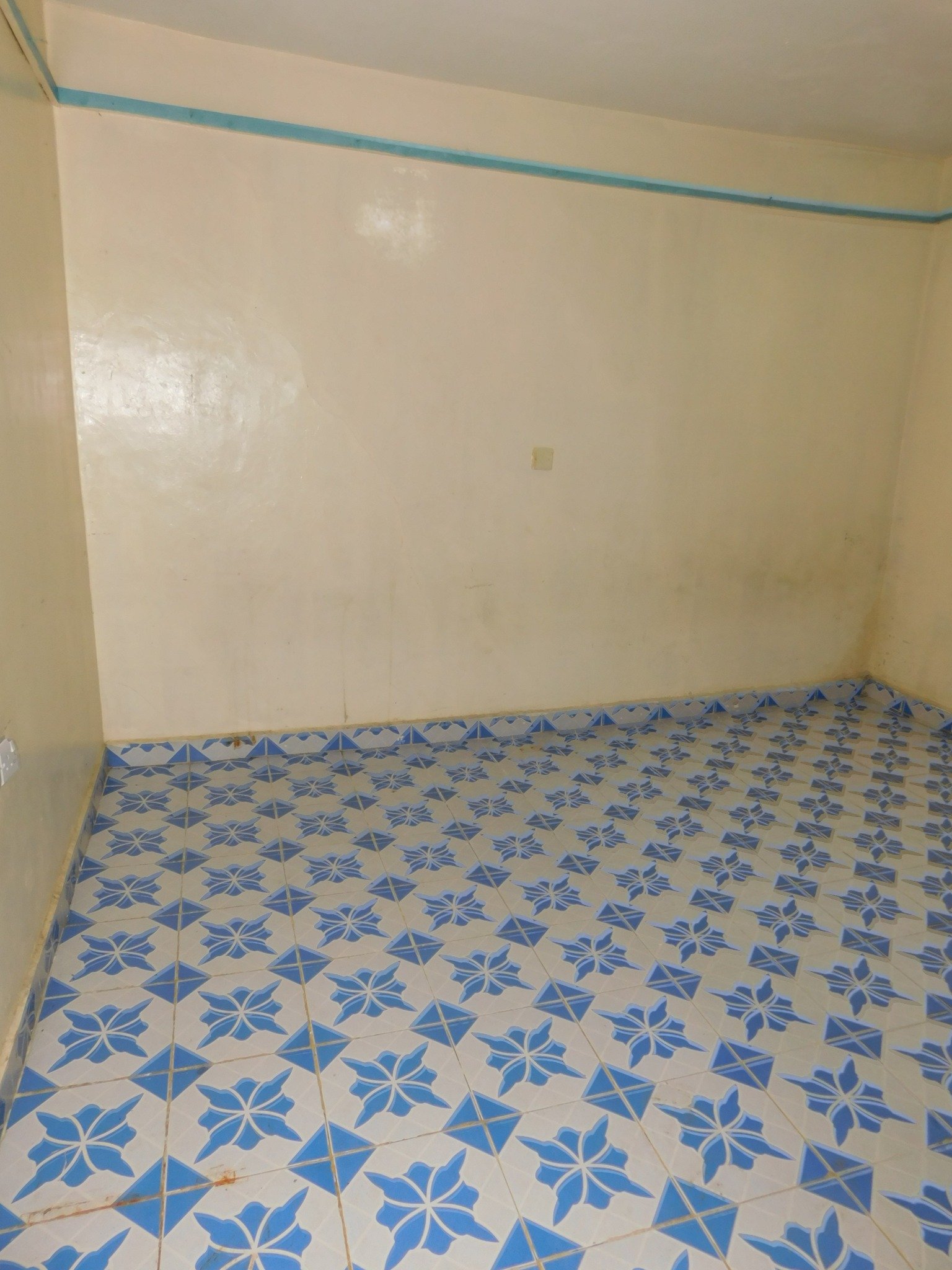 Bedsitter to let at Kasarani Garage