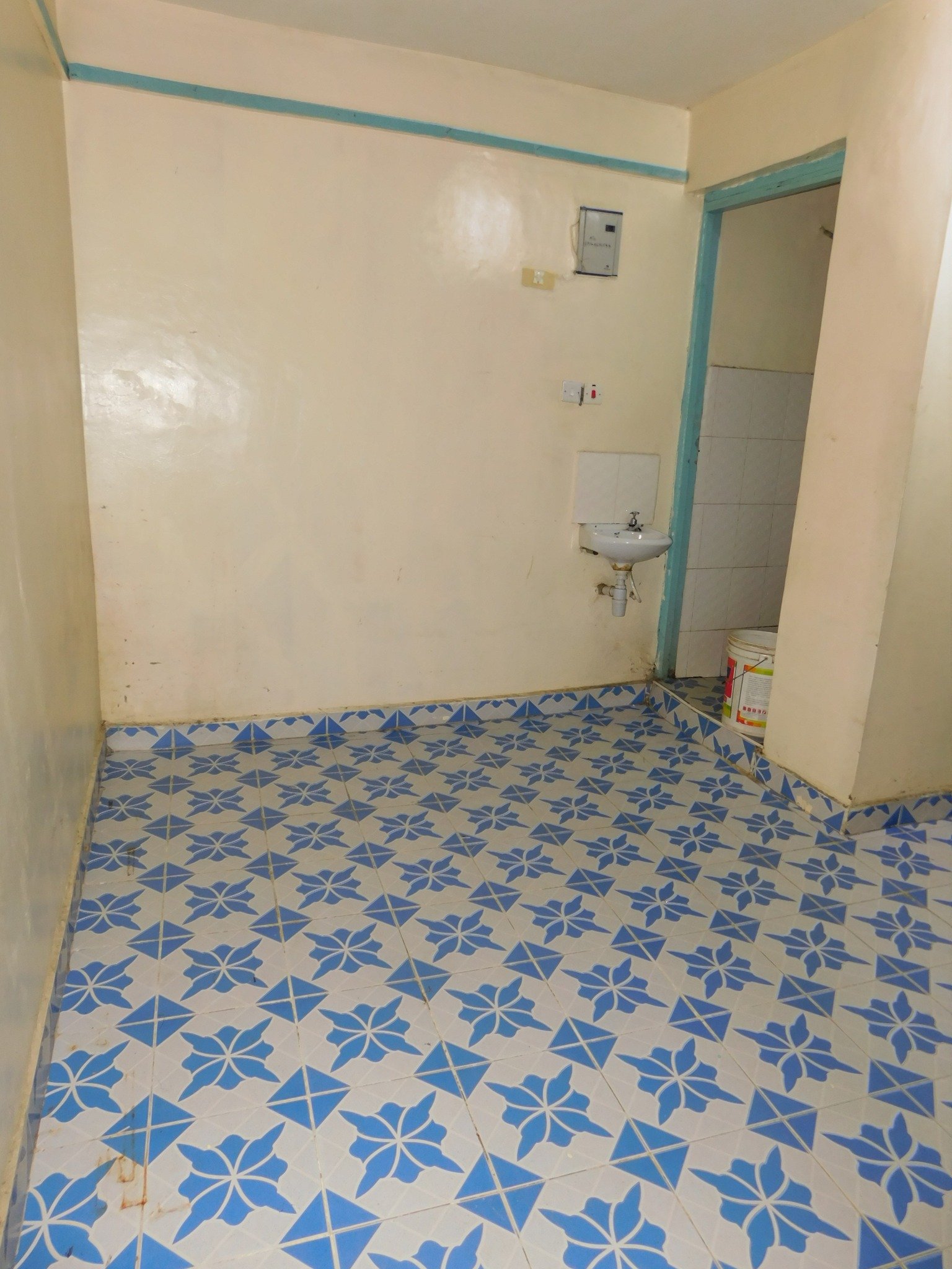 Bedsitter to let at Kasarani Garage