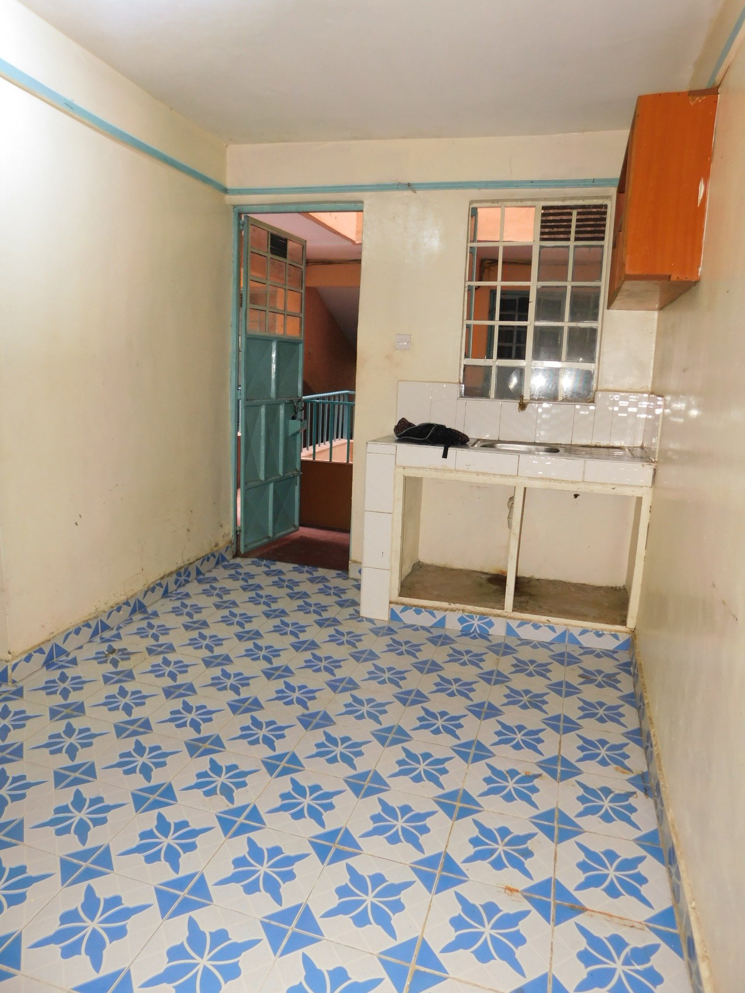 Bedsitter to let at Kasarani Garage