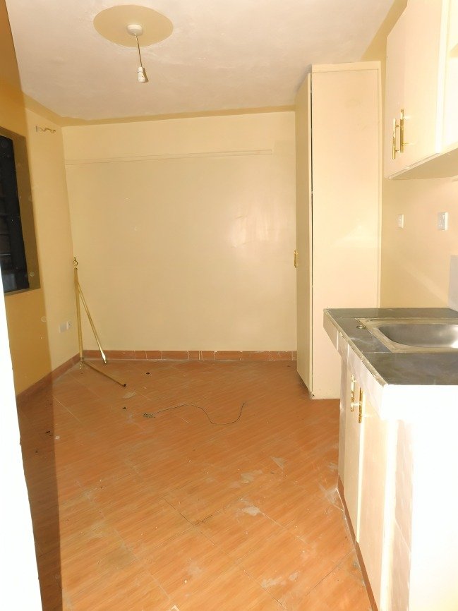 Bedsitter to let at Kasarani Garage