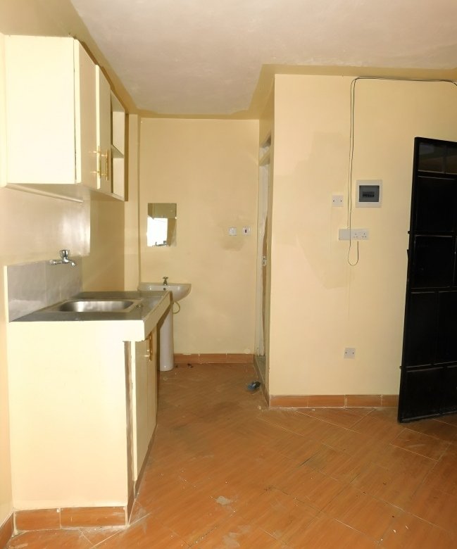 Bedsitter to let at Kasarani Garage