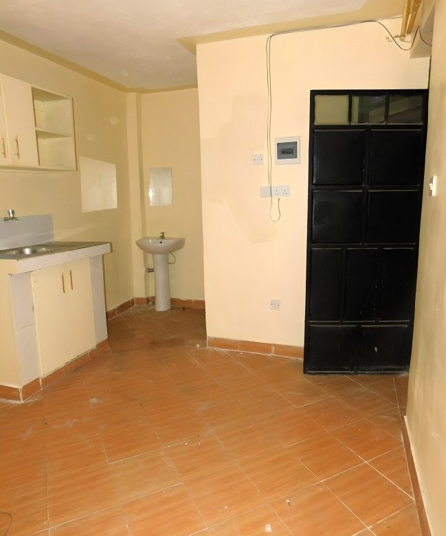 Bedsitter to let at Kasarani Garage