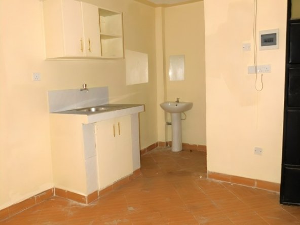 Bedsitter to let at Kasarani Garage