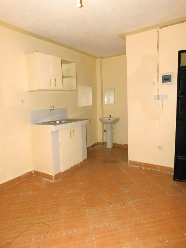 Bedsitter to let at Kasarani Garage