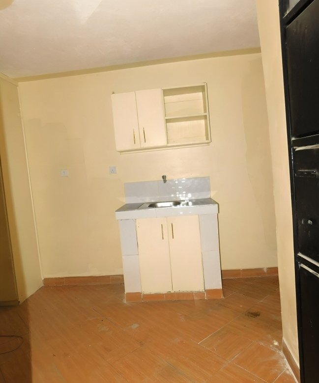 Bedsitter to let at Kasarani Garage
