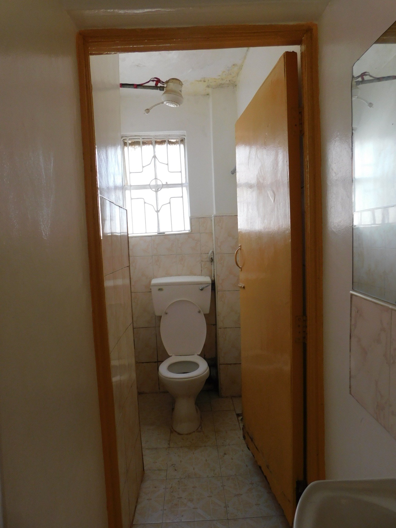 Bedsitter to let at Kasarani Hunters