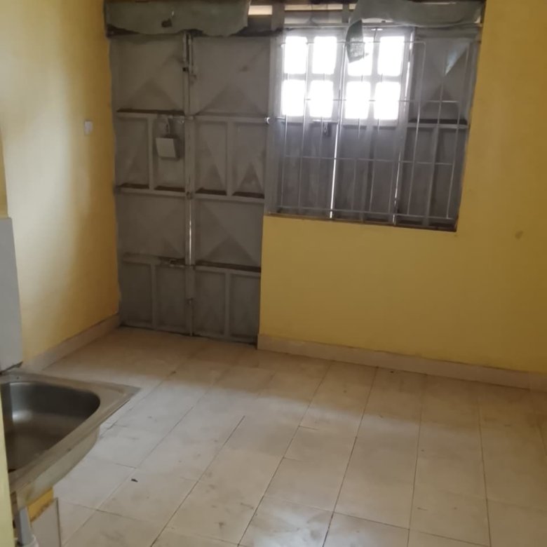 Bedsitter to let at Kasarani Maji Mazuri