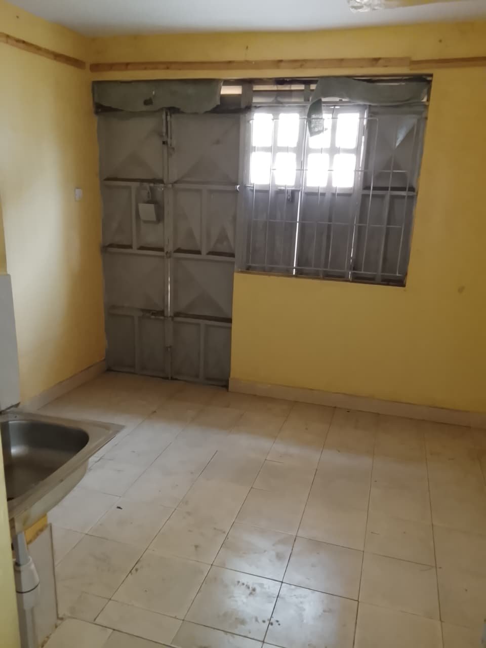 Bedsitter to let at Kasarani Maji Mazuri