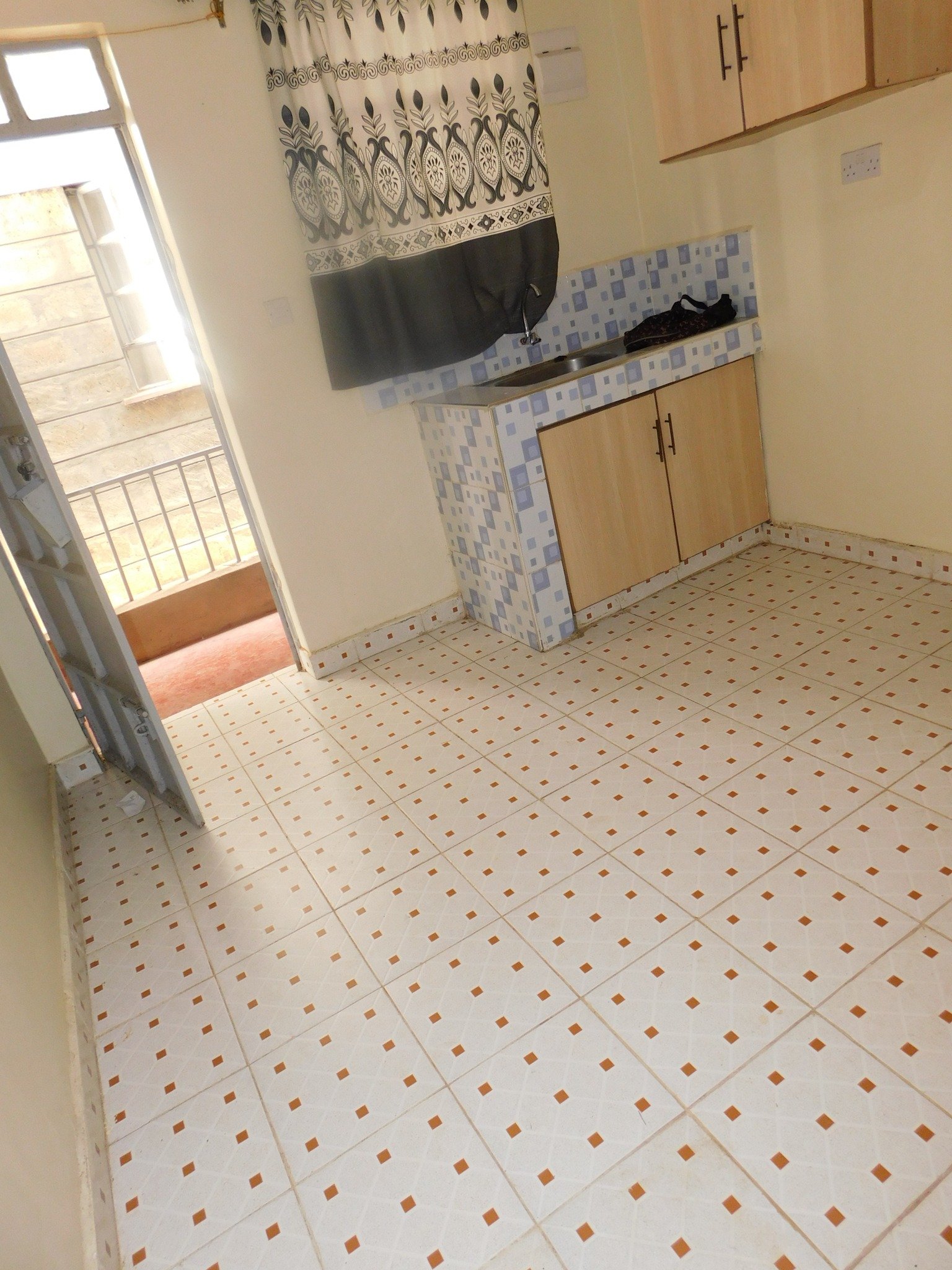 Bedsitter to let at MwikI Redsoil