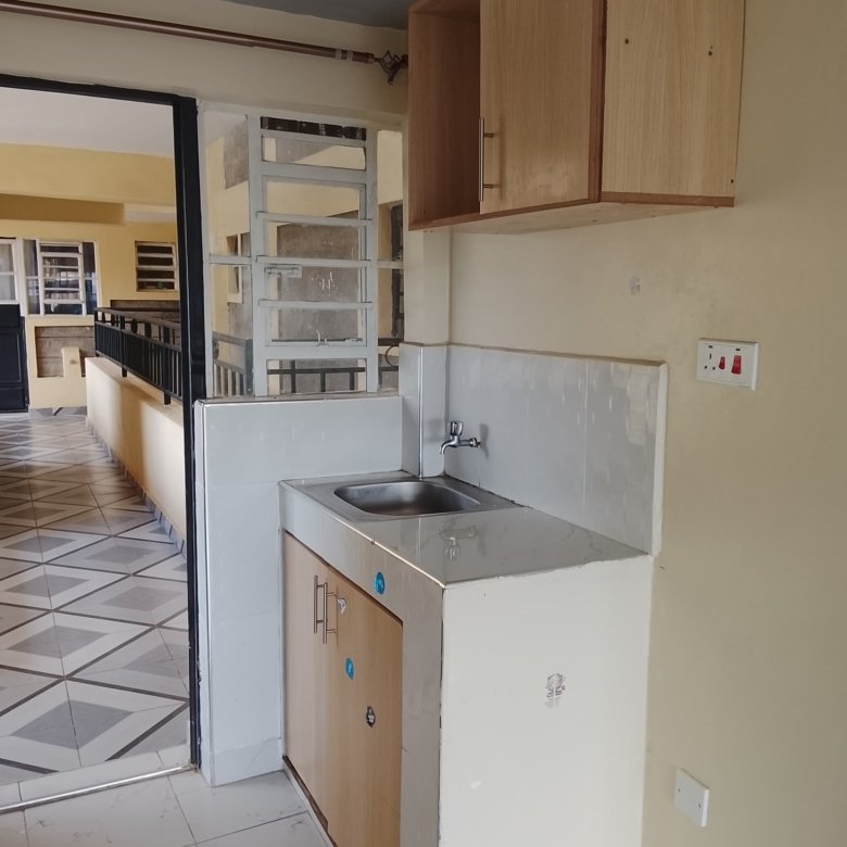 Spacious Bedsitter to let at Kasarani Garage