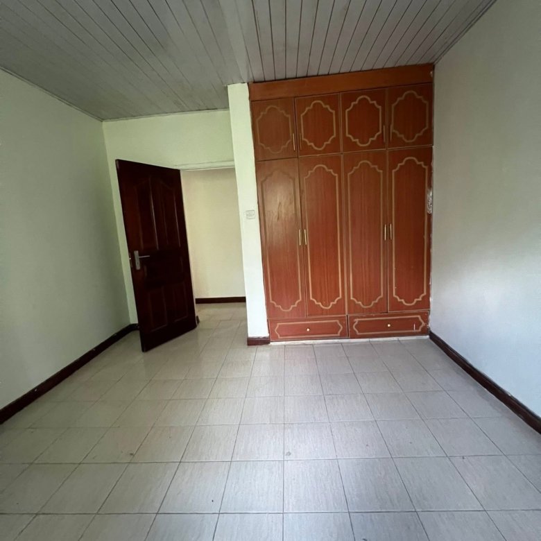 Stunning 5-Bedroom Mansion to Let – Utawala Shooters