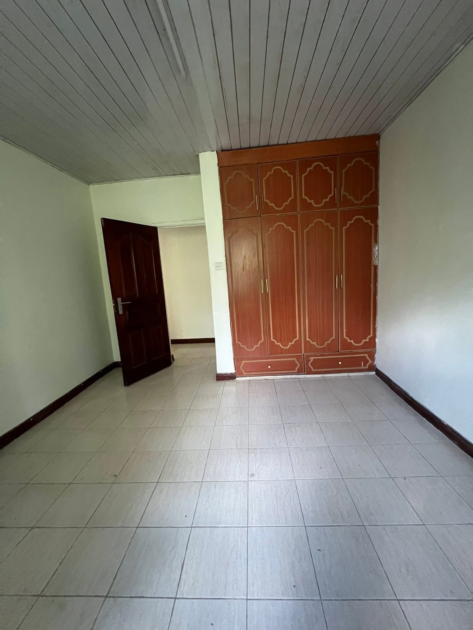 Stunning 5-Bedroom Mansion to Let – Utawala Shooters