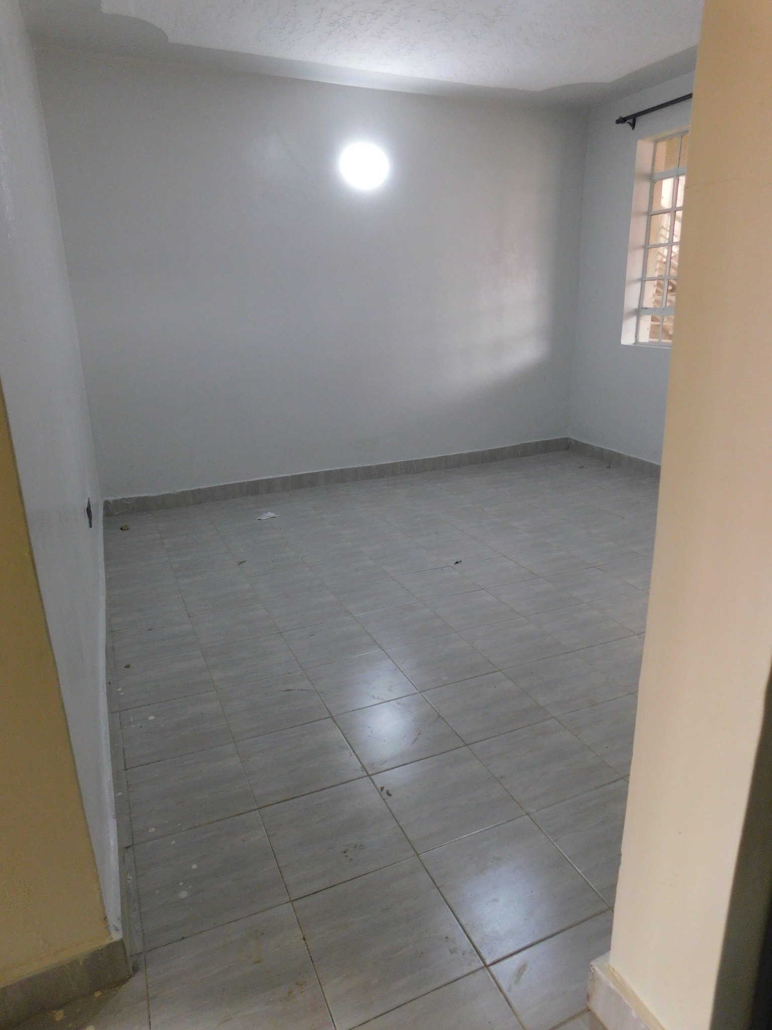 1 Bedroom to let in Garage