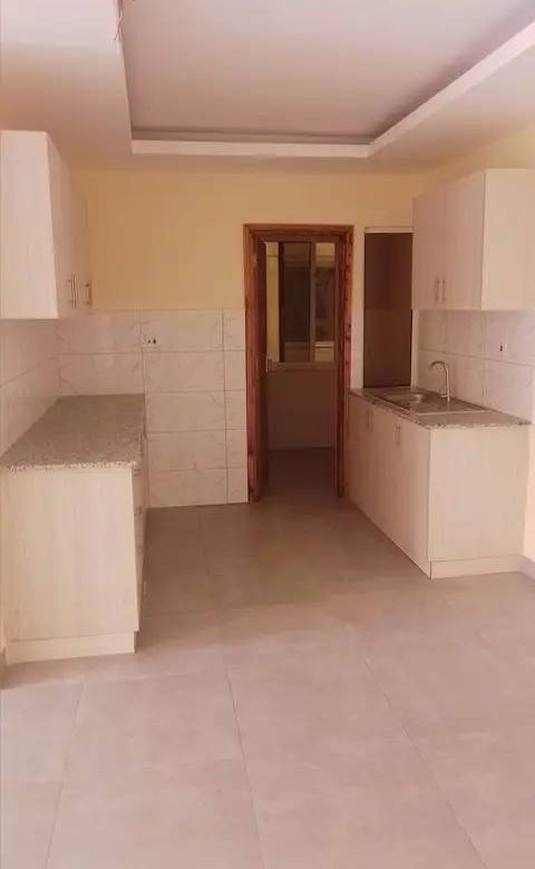2 Bedroom to let along Naivasha Rd close to Naivas Supermarket