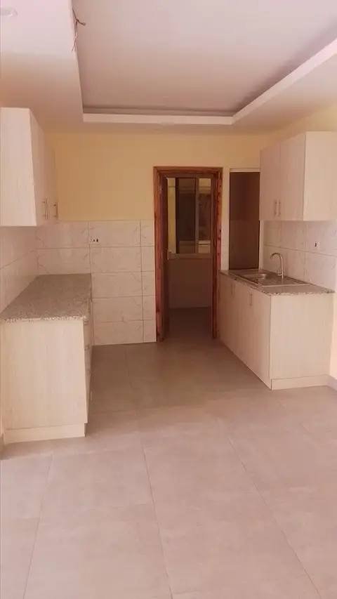 2 Bedroom to let along Naivasha Rd close to Naivas Supermarket