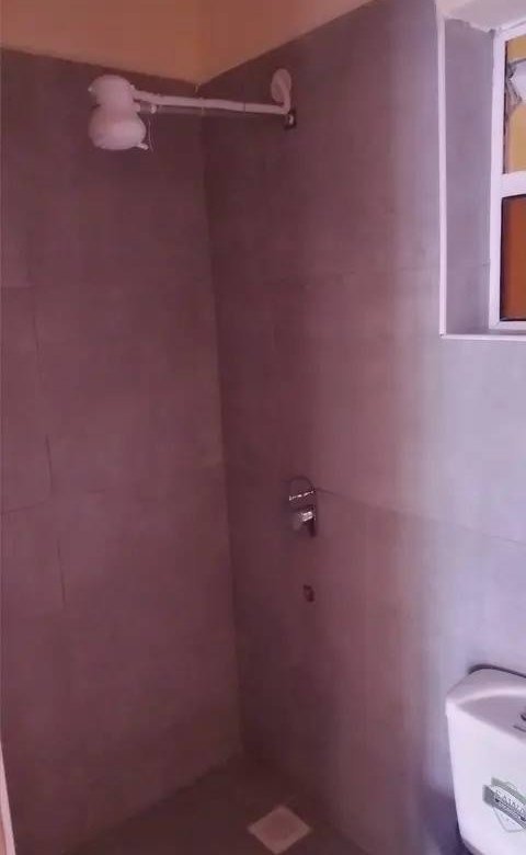 2 Bedroom to let along Naivasha Rd close to Naivas Supermarket