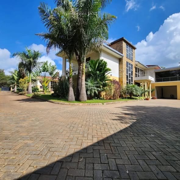 5-Bedroom All Ensuite Villa for rent in the Heart of Karen Hardy