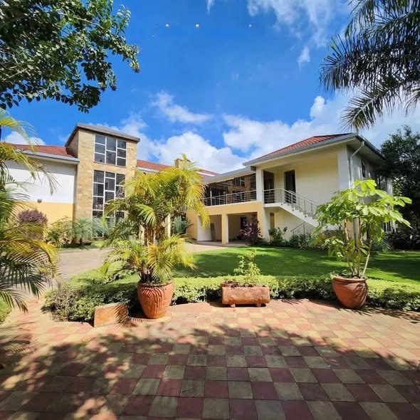 5-Bedroom All Ensuite Villa for rent in the Heart of Karen Hardy