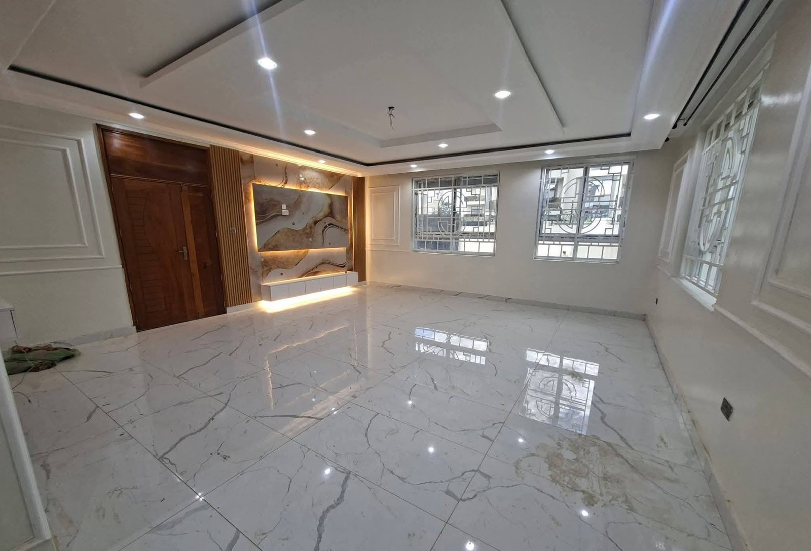 7 Bedroom + Dsq Maisonette in Syokimau for Rent .