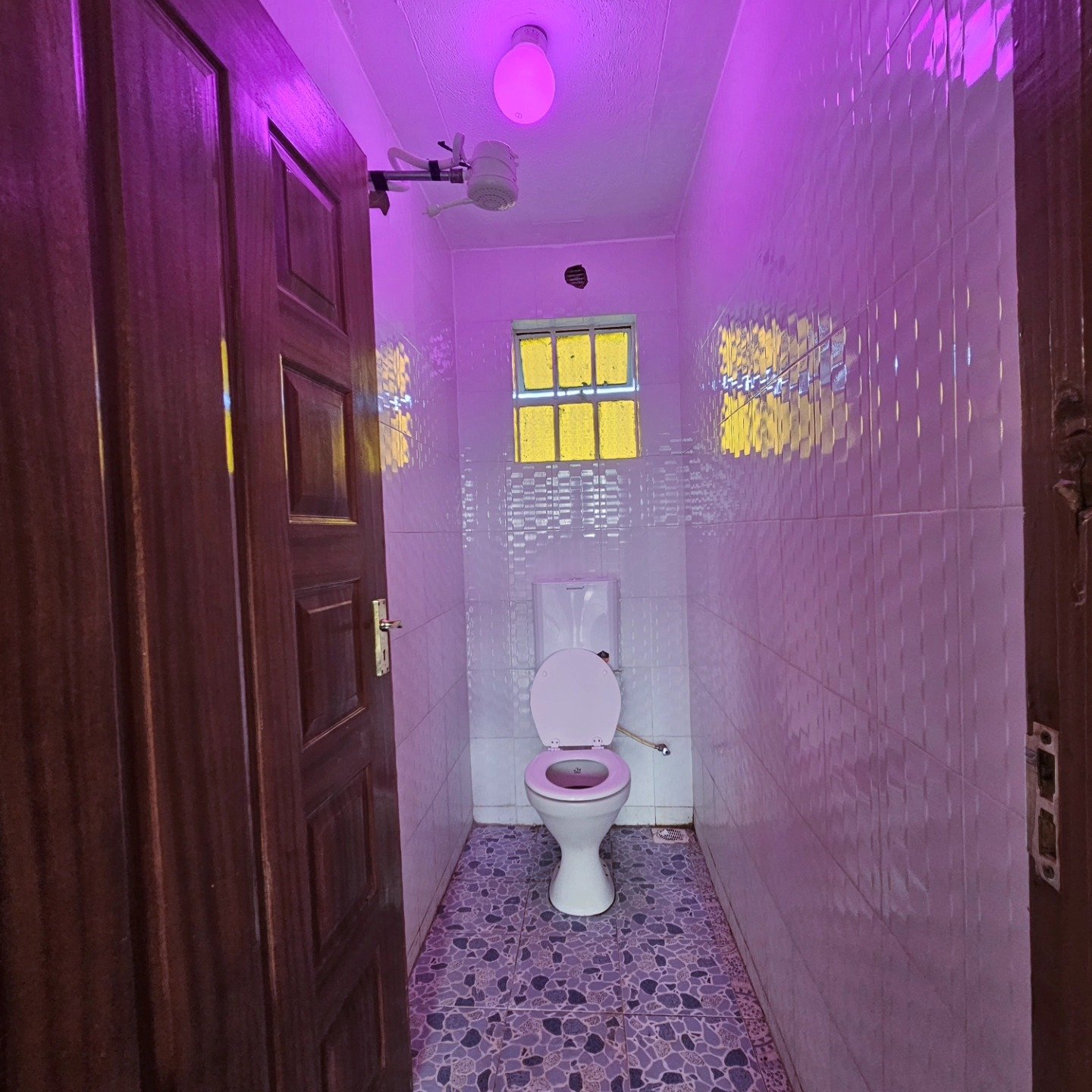 Bedsitter To Let Along Waiyaki Way, Kinoo
