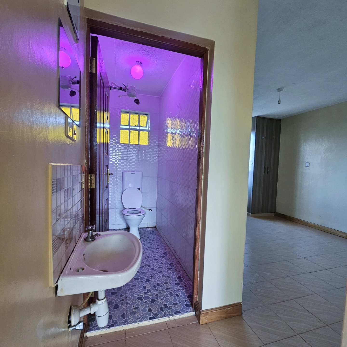 Bedsitter To Let Along Waiyaki Way, Kinoo