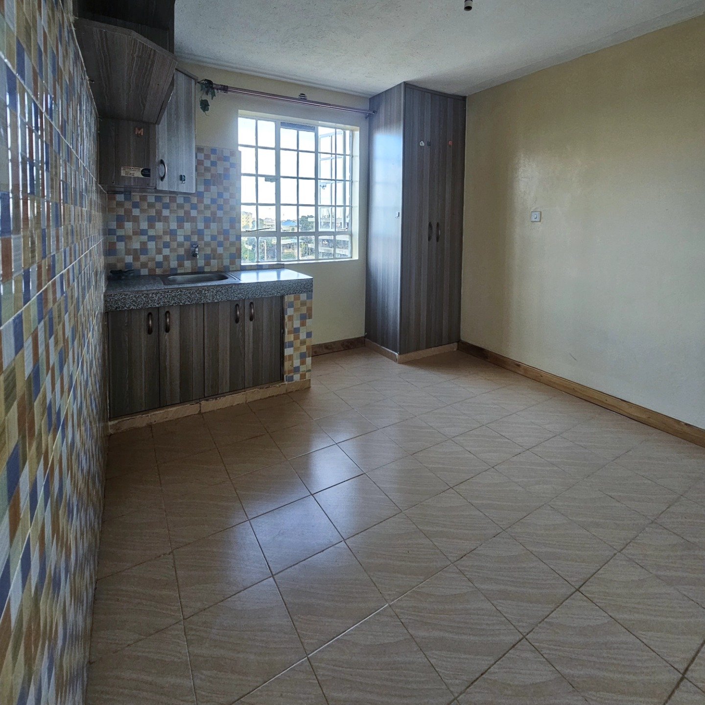 Bedsitter To Let Along Waiyaki Way, Kinoo