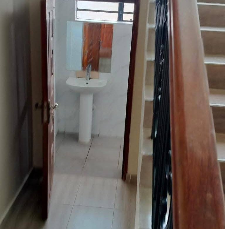 Spacious 4 Bedroom House + DSQ To Let in Kitengela