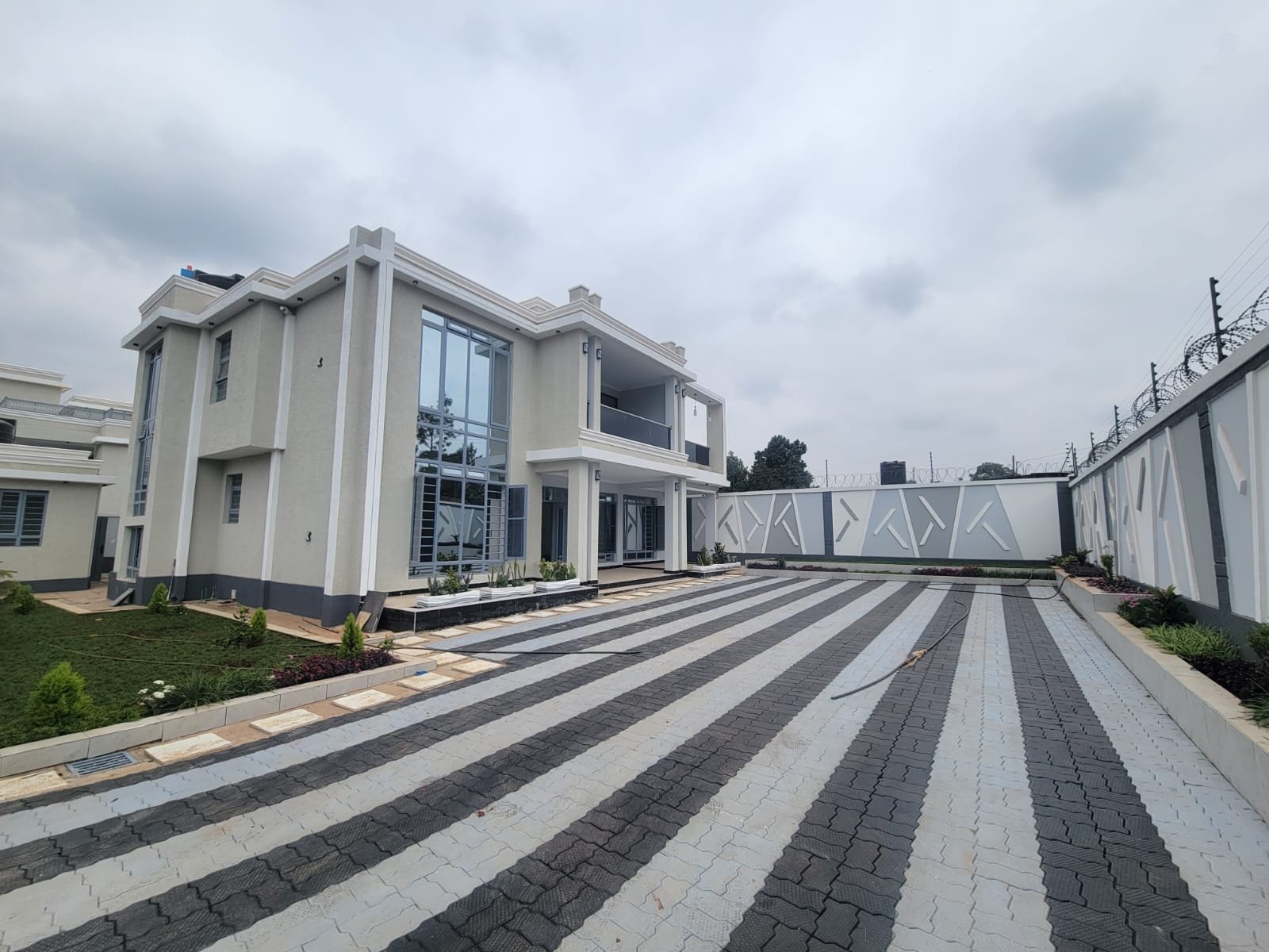 5 Bedroom All Ensuite Maisonette for Sale in Ruiru Mugutha